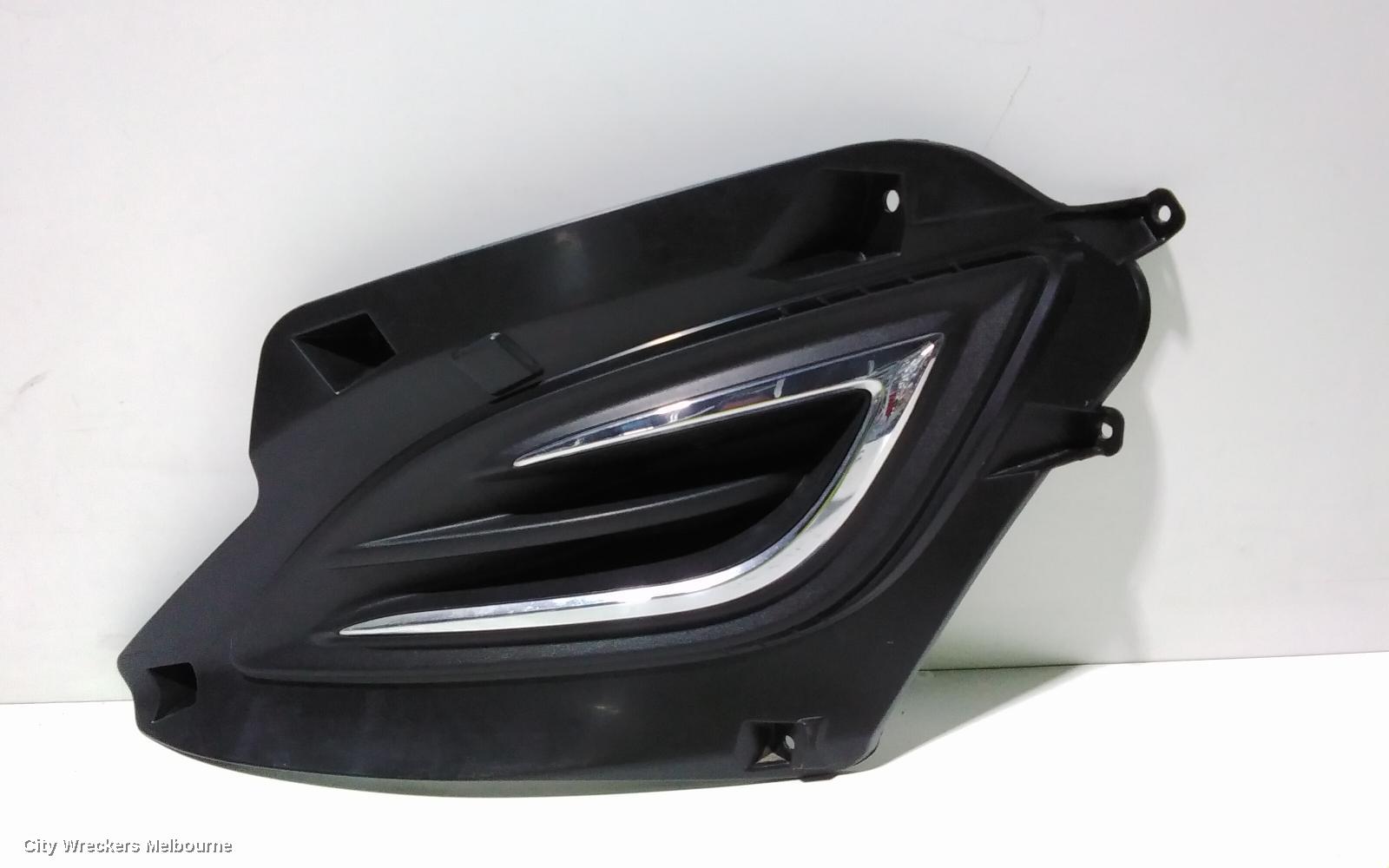 HYUNDAI I20 LEFT INDICATOR/FOG/SIDE, BUMPER FOGLAMP, NON DAYTIME RUNNING LAMP TYPE, PB, 03/2012 - 12/2015