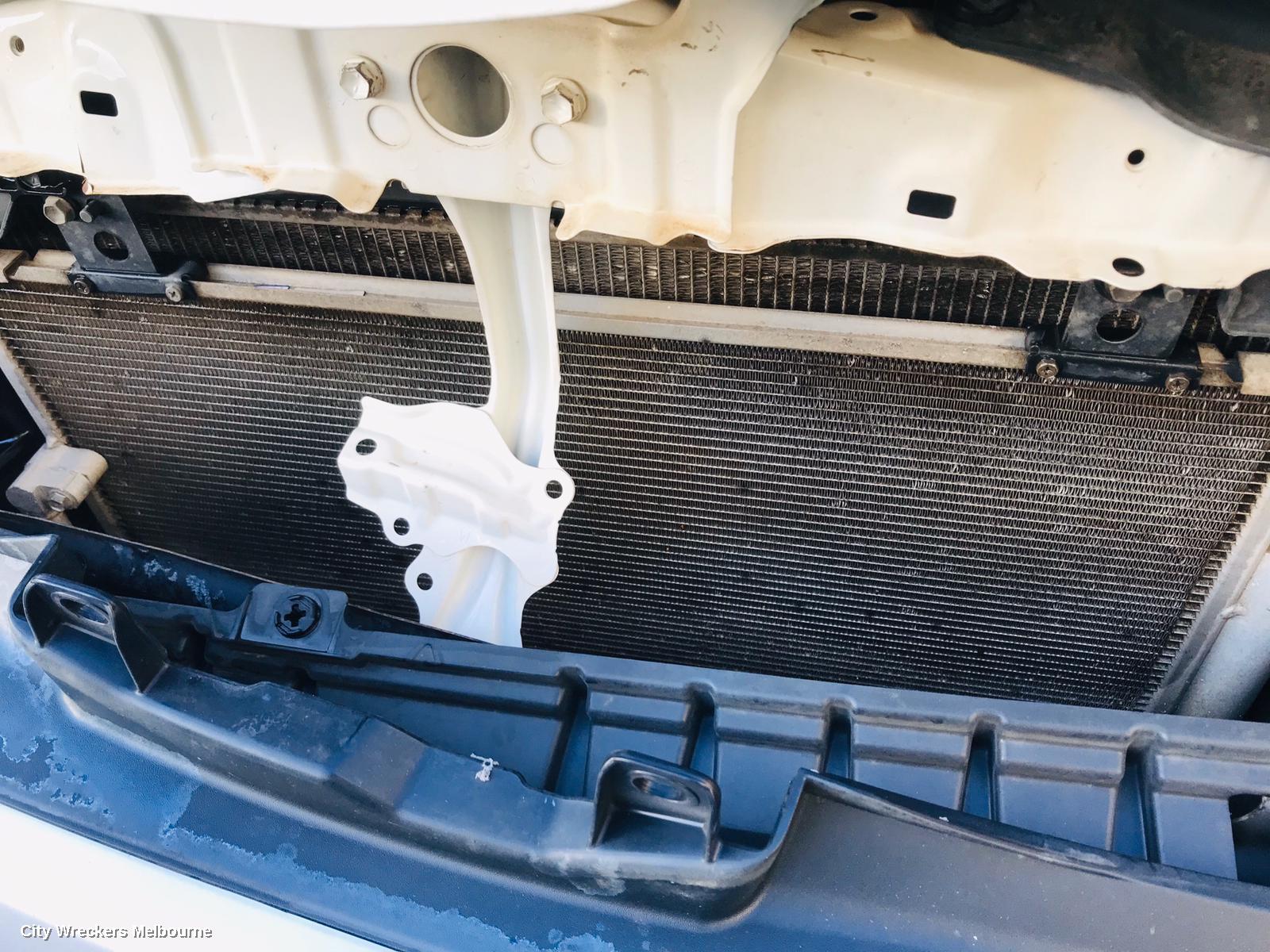 TOYOTA HIACE INTERCOOLER, TRH/KDH, 03/2005 - 04/2019