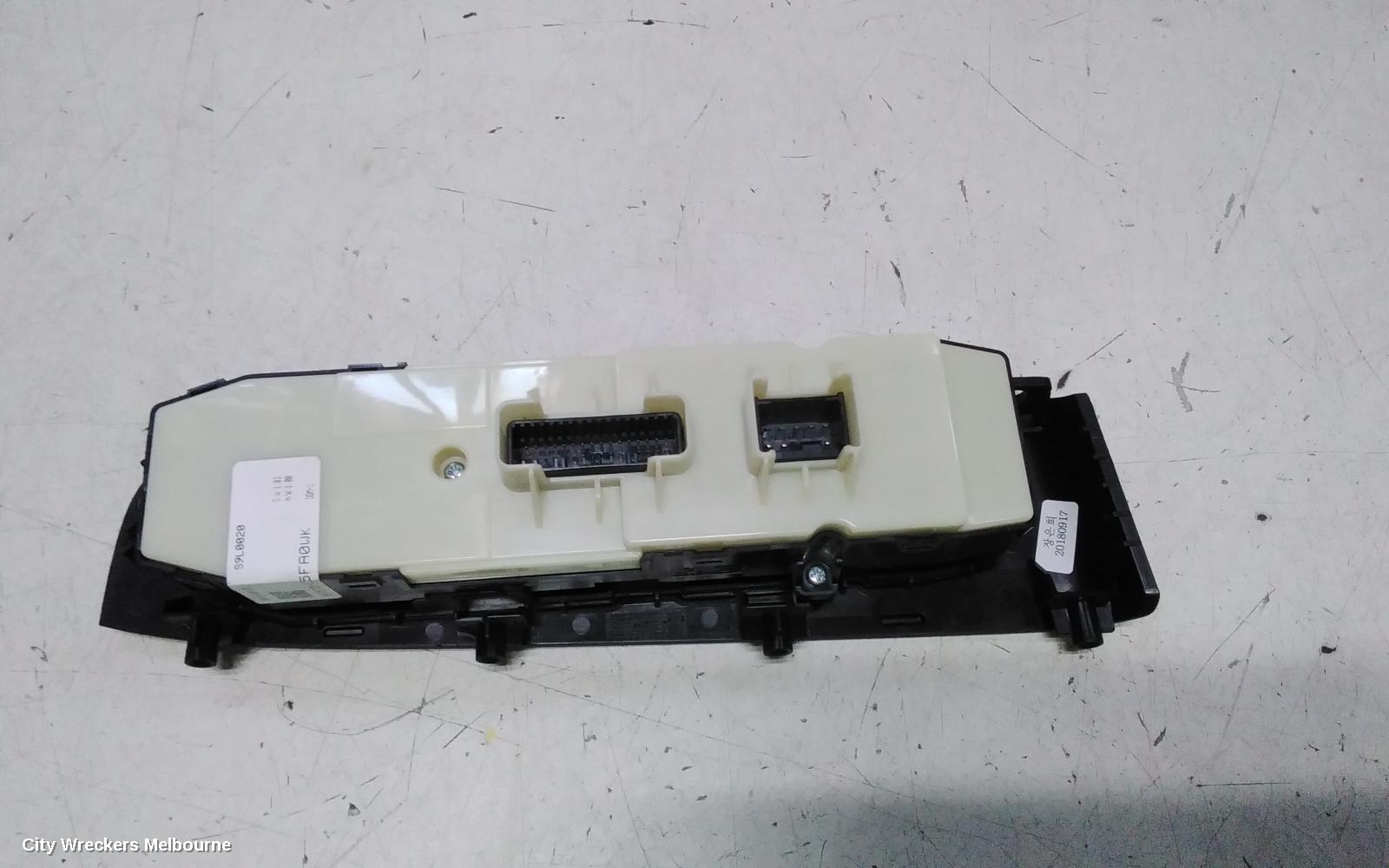 KIA SORENTO PWR DR WIND SWITCH, RH FRONT (MASTER SWITCH), UM, 03/2015 - 02/2020