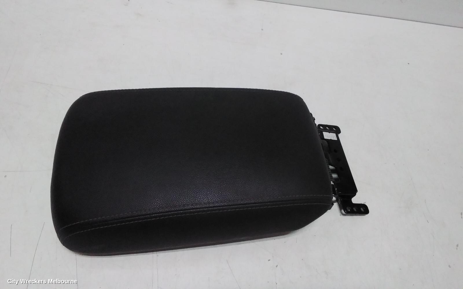 KIA SORENTO CONSOLE, UM, 03/2015 - 02/2020
