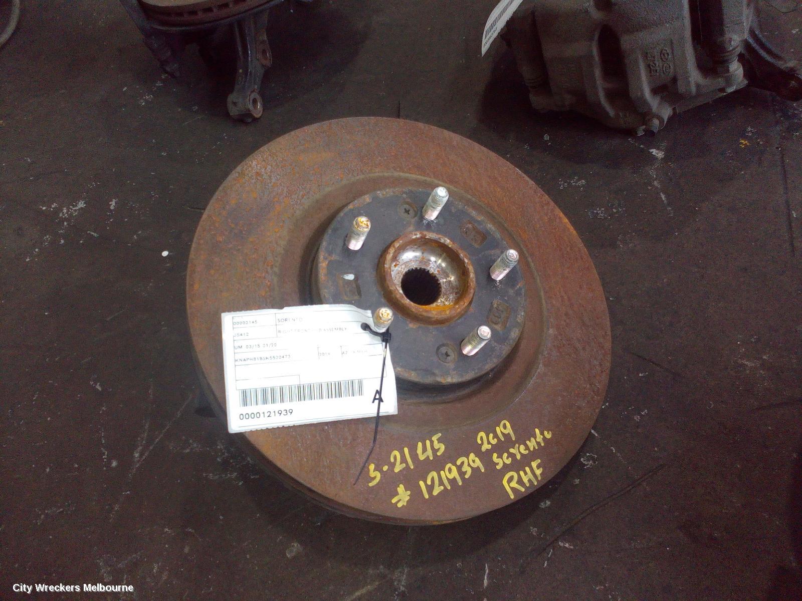 KIA SORENTO RIGHT FRONT HUB ASSEMBLY, UM, 03/2015 - 02/2020