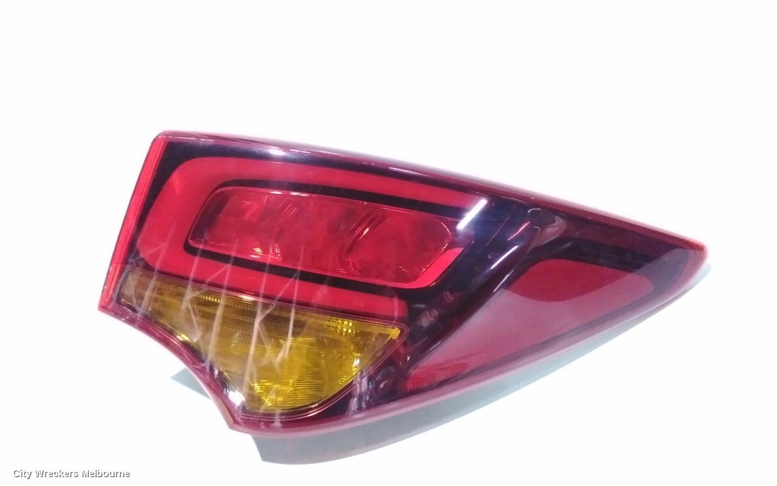 HYUNDAI SANTA FE RIGHT TAILLIGHT, DM, IN BODY, NON LED TYPE, 06/2015 - 02/2018