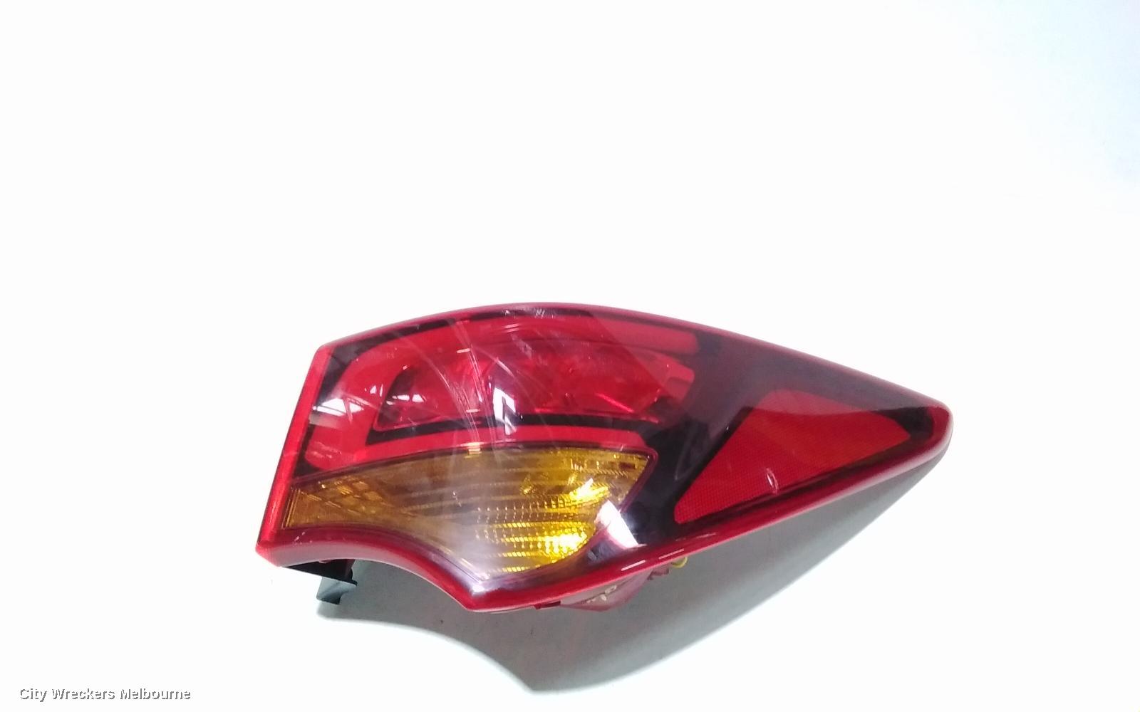 HYUNDAI SANTA FE RIGHT TAILLIGHT, DM, IN BODY, NON LED TYPE, 06/2015 - 02/2018