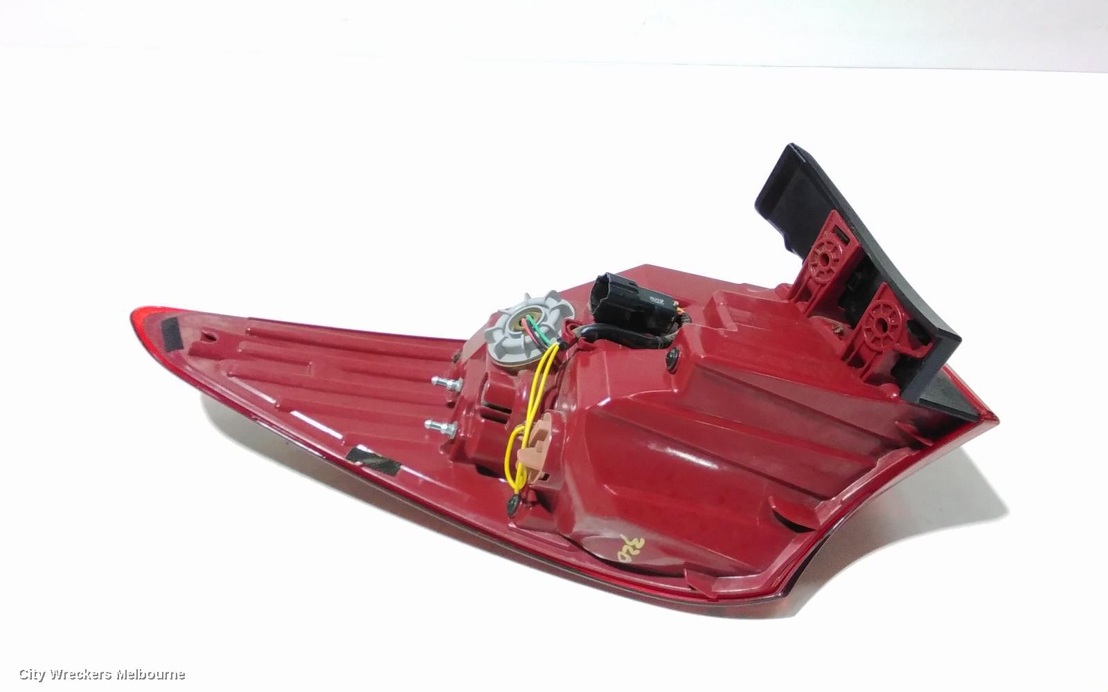 HYUNDAI SANTA FE RIGHT TAILLIGHT, DM, IN BODY, NON LED TYPE, 06/2015 - 02/2018