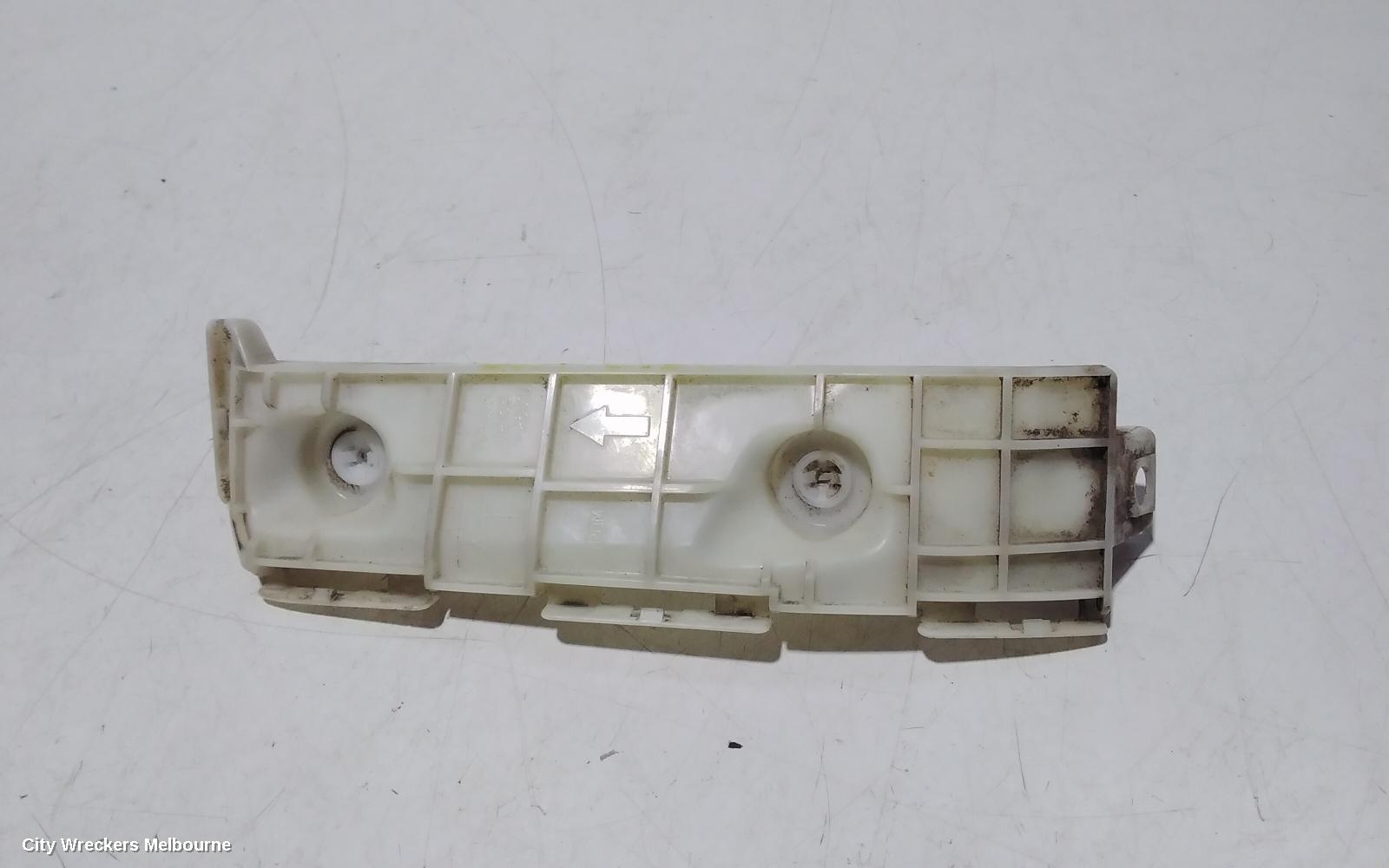 TOYOTA HIACE, TRH/KDH 03/2005 - 04/2019, LEFT REAR BAR BRACKET: 96892