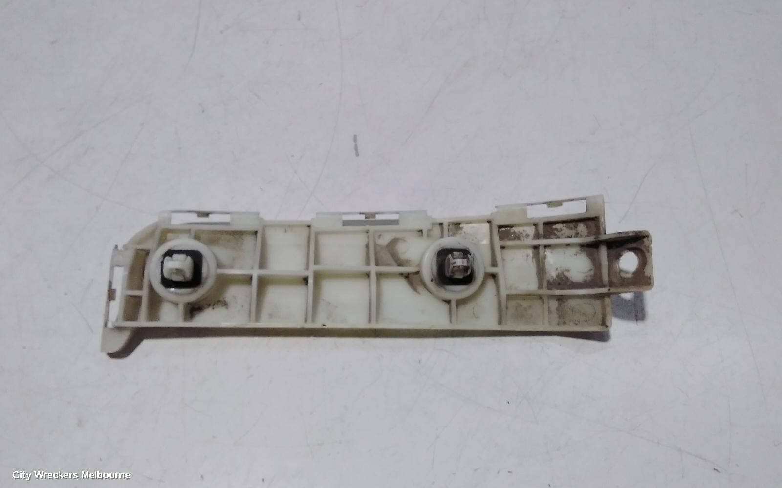 TOYOTA HIACE, TRH/KDH 03/2005 - 04/2019, LEFT REAR BAR BRACKET: 96892