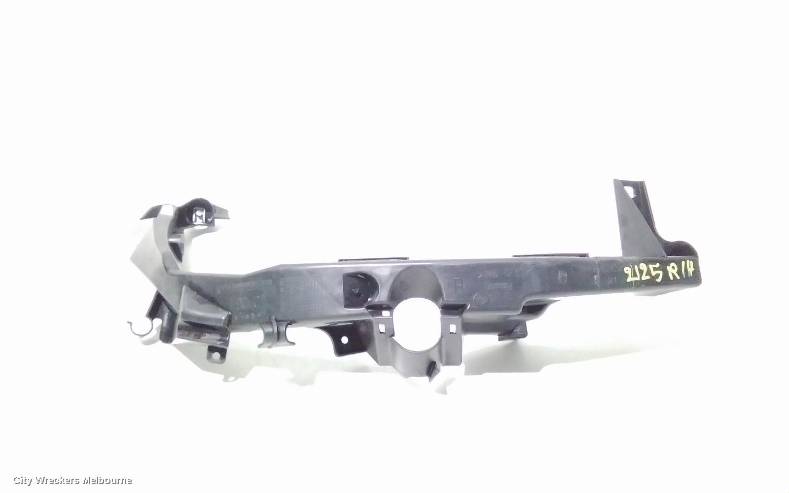 BMW 3 SERIES, E90, 03/2005 - 12/2013, RHF HEADLIGHT BRAKET: 96920