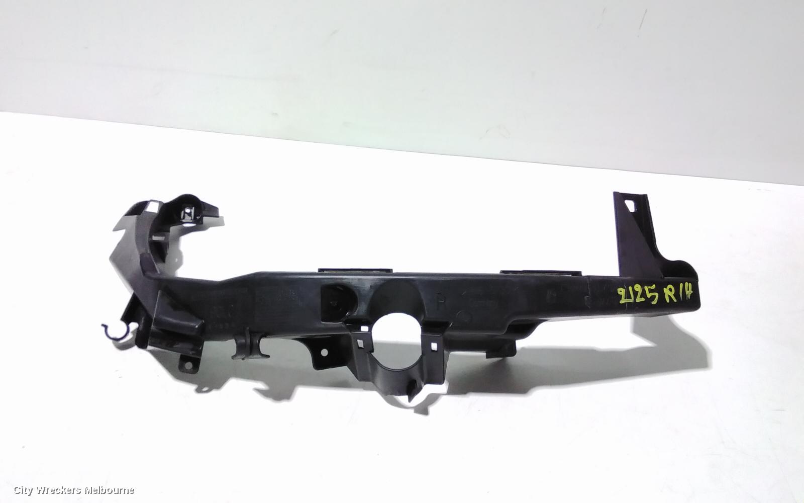 BMW 3 SERIES, E90, 03/2005 - 12/2013, RHF HEADLIGHT BRAKET: 96920