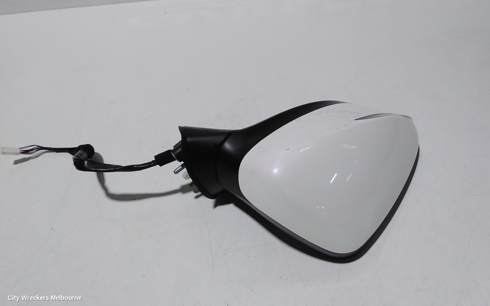 MAZDA CX3 RIGHT DOOR MIRROR, DK, BODY COLOURED, NON ELECTRIC POWER FOLDING, NON HEATED, W/ BLIND SPOT, NON CAMERA TYPE, 06/2018 ONWARDS