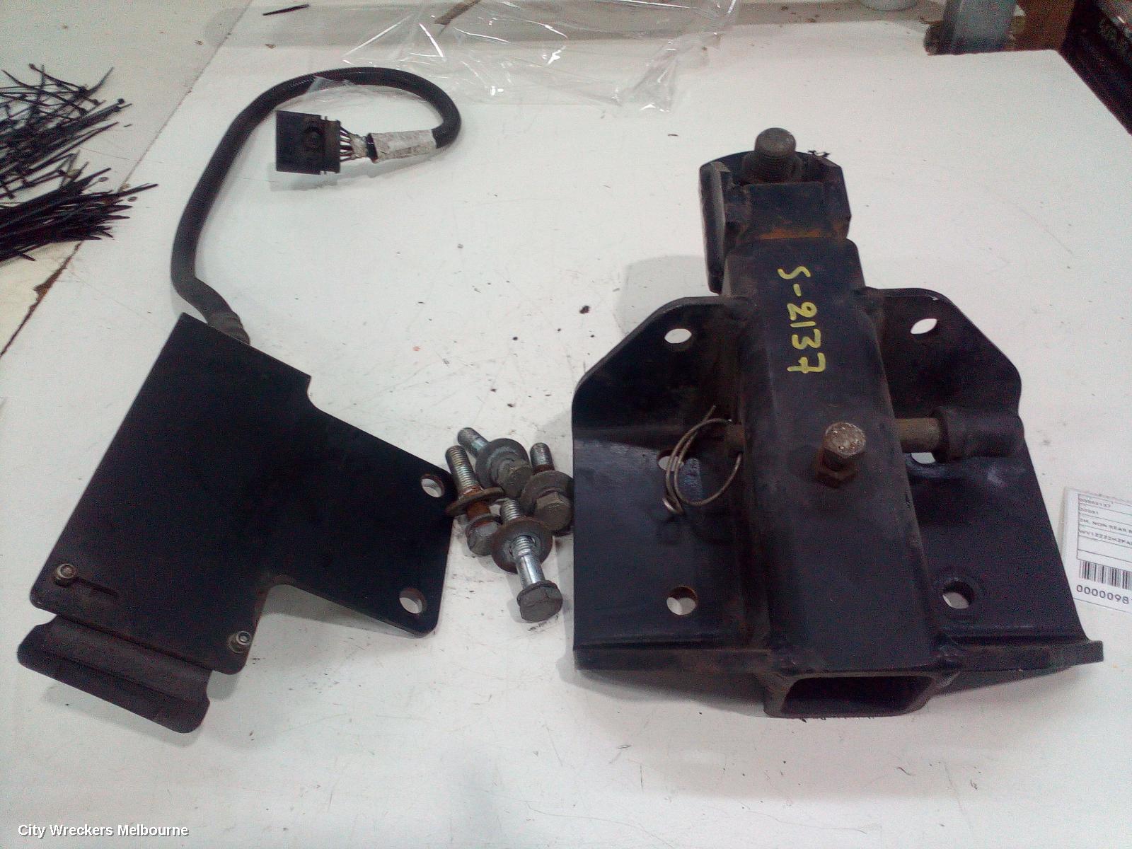 VOLKSWAGEN AMAROK TOWBAR, 2H, W/ REAR BUMPER TYPE, 12/2010 ONWARDS
