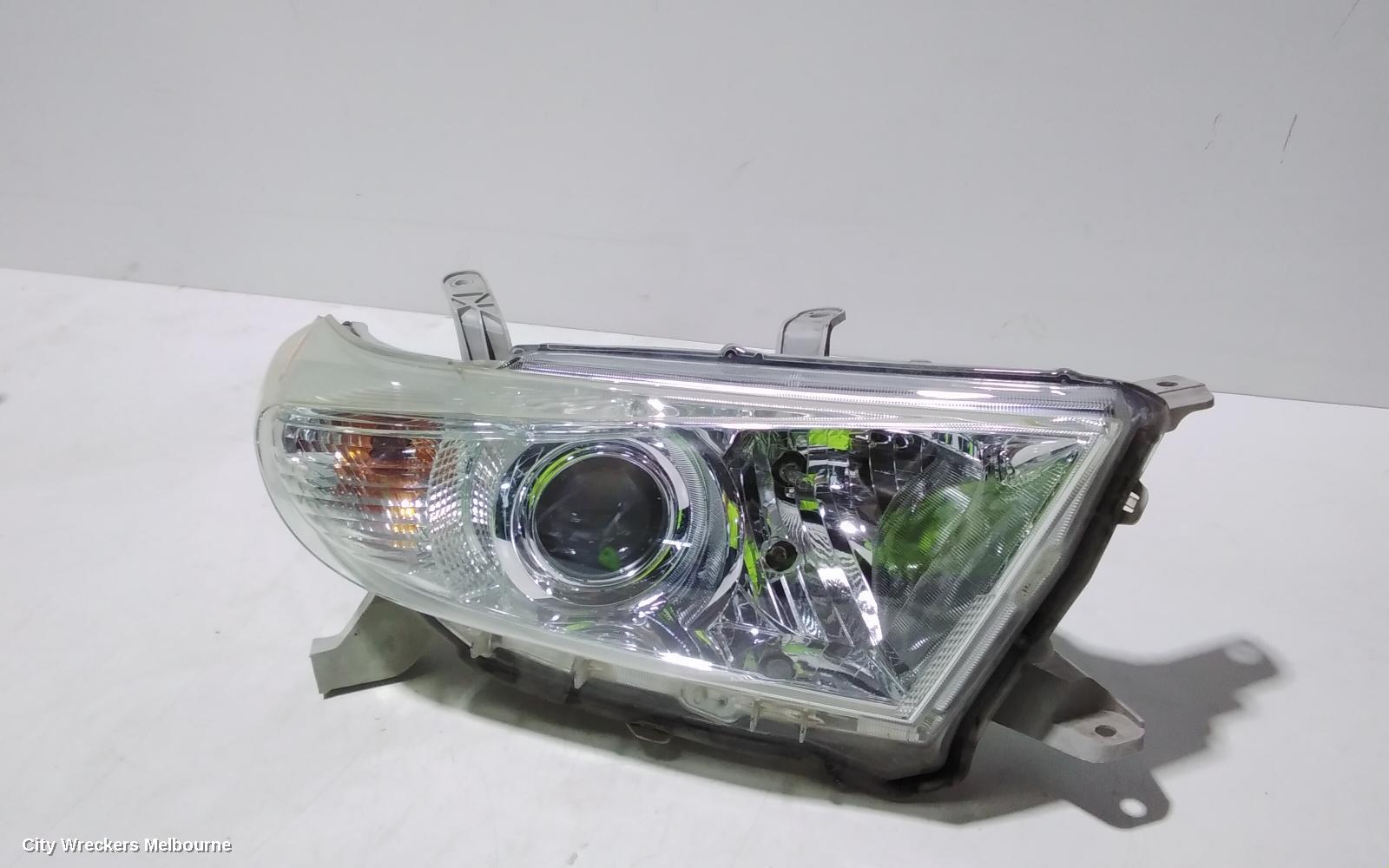 TOYOTA KLUGER RIGHT HEADLAMP, GSU40-GSU45, 10/2010 - 02/2014
