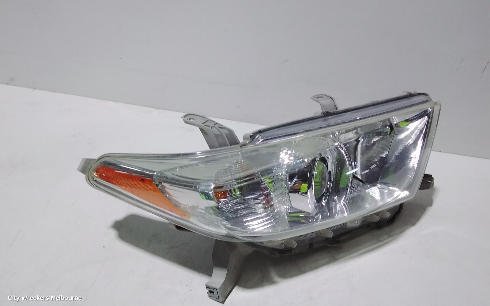 TOYOTA KLUGER RIGHT HEADLAMP, GSU40-GSU45, 10/2010 - 02/2014