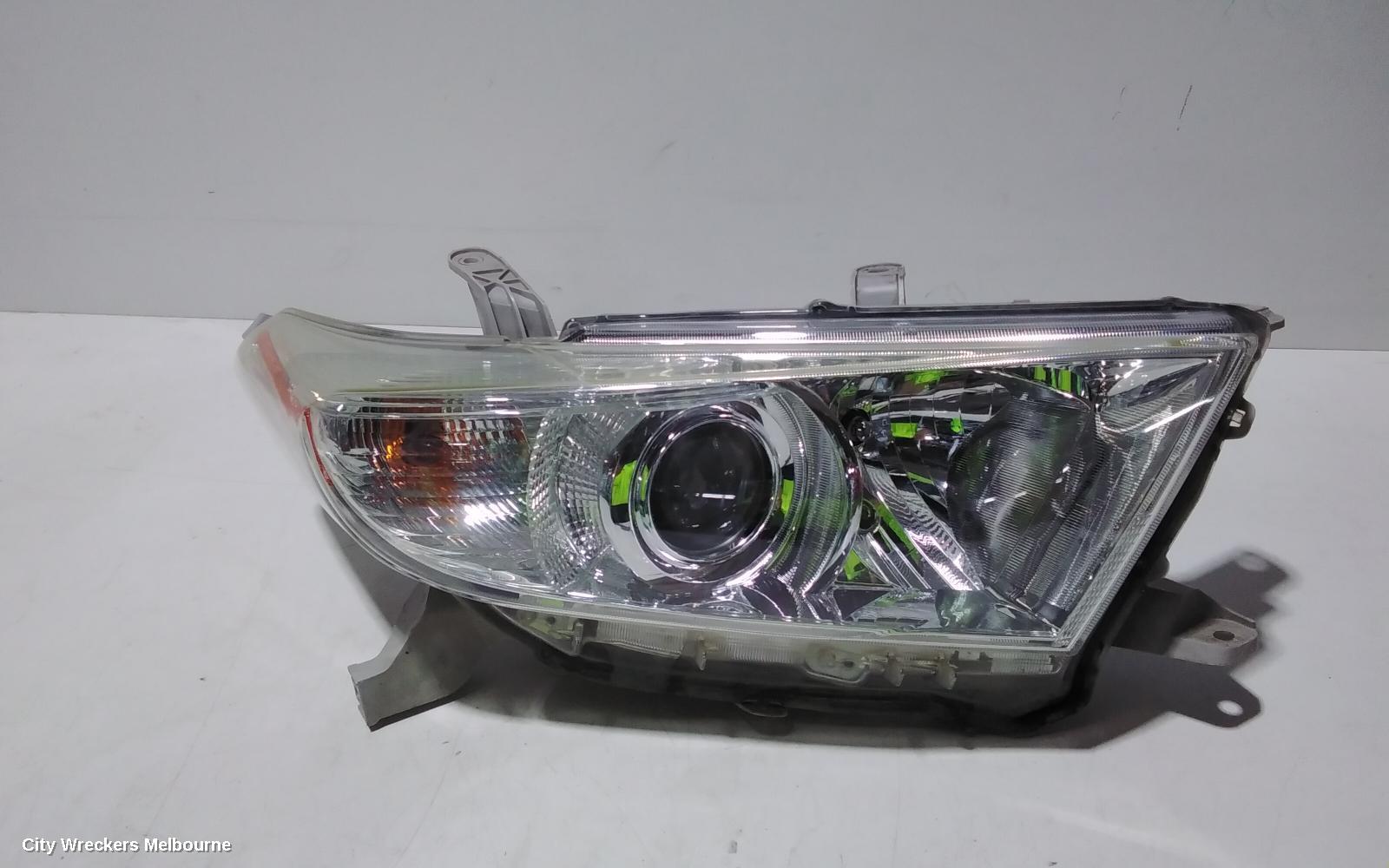 TOYOTA KLUGER RIGHT HEADLAMP, GSU40-GSU45, 10/2010 - 02/2014