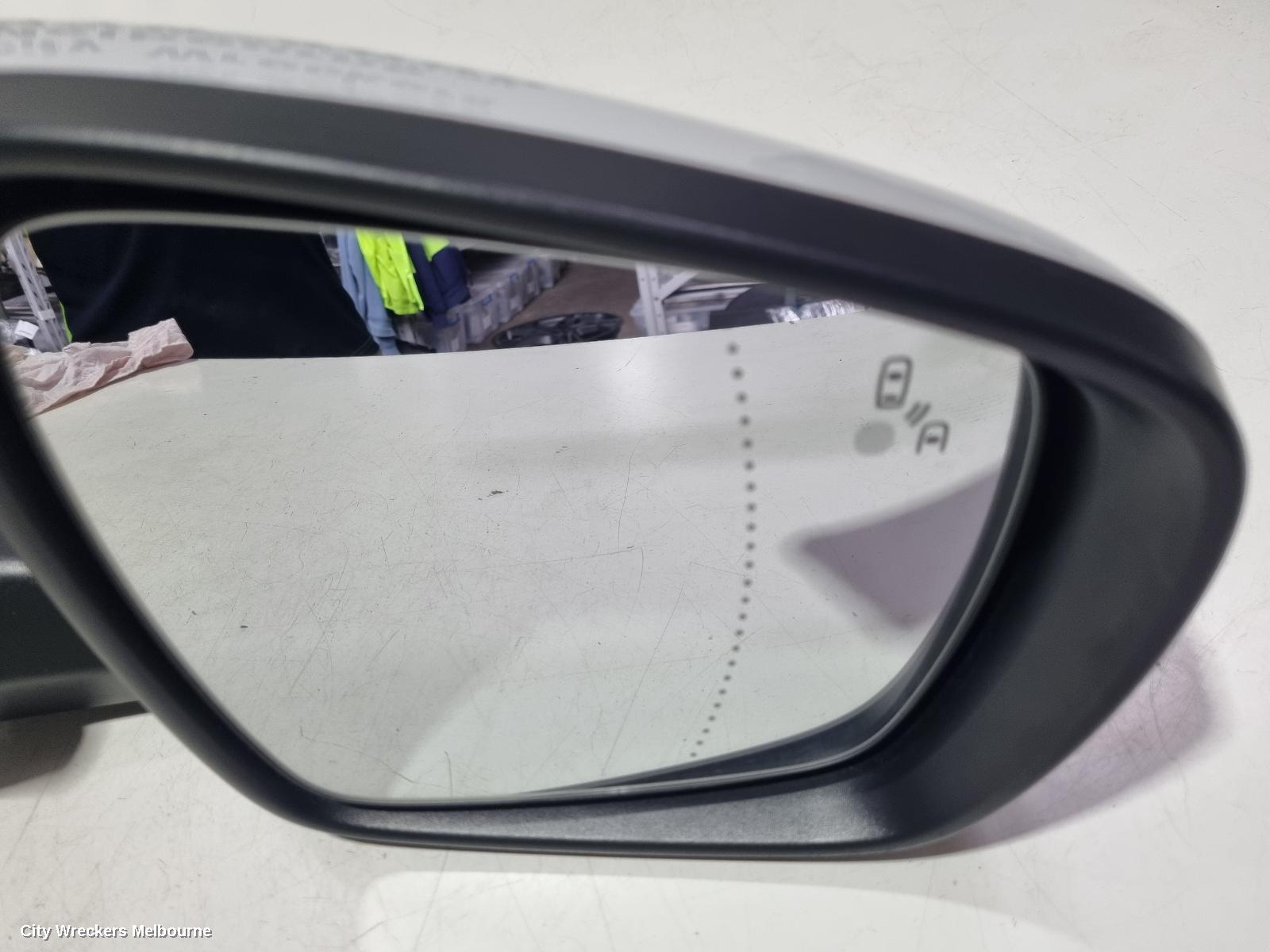 RENAULT KALEOS RIGHT DOOR MIRROR, XZG, W/ BLINDSPOT TYPE, 05/2016 - 05/2019