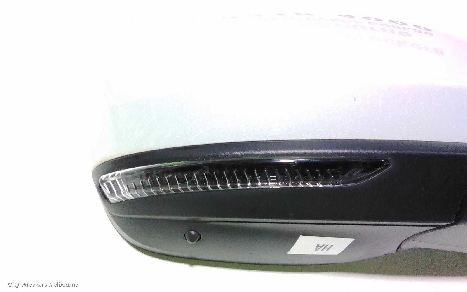 RENAULT KALEOS RIGHT DOOR MIRROR, XZG, W/ BLINDSPOT TYPE, 05/2016 - 05/2019