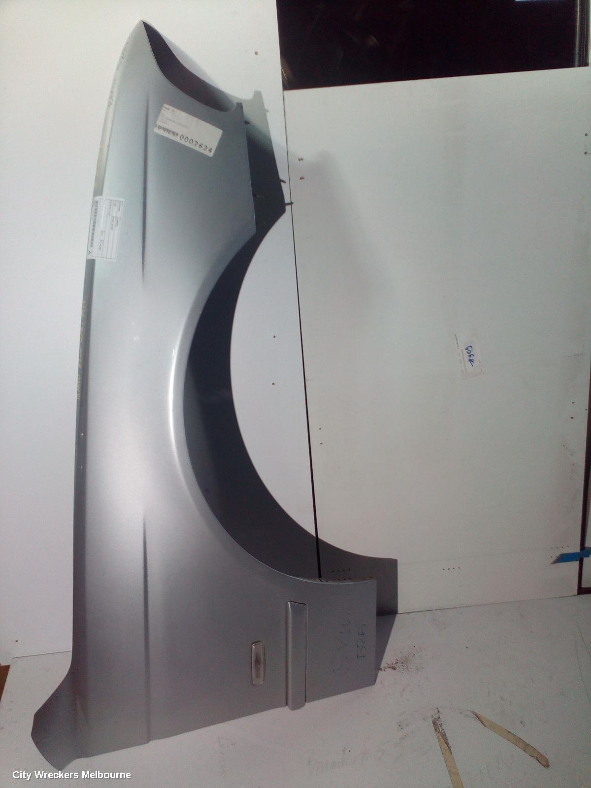 BMW 5 SERIES RIGHT GUARD, E39 05/1996 - 10/2003