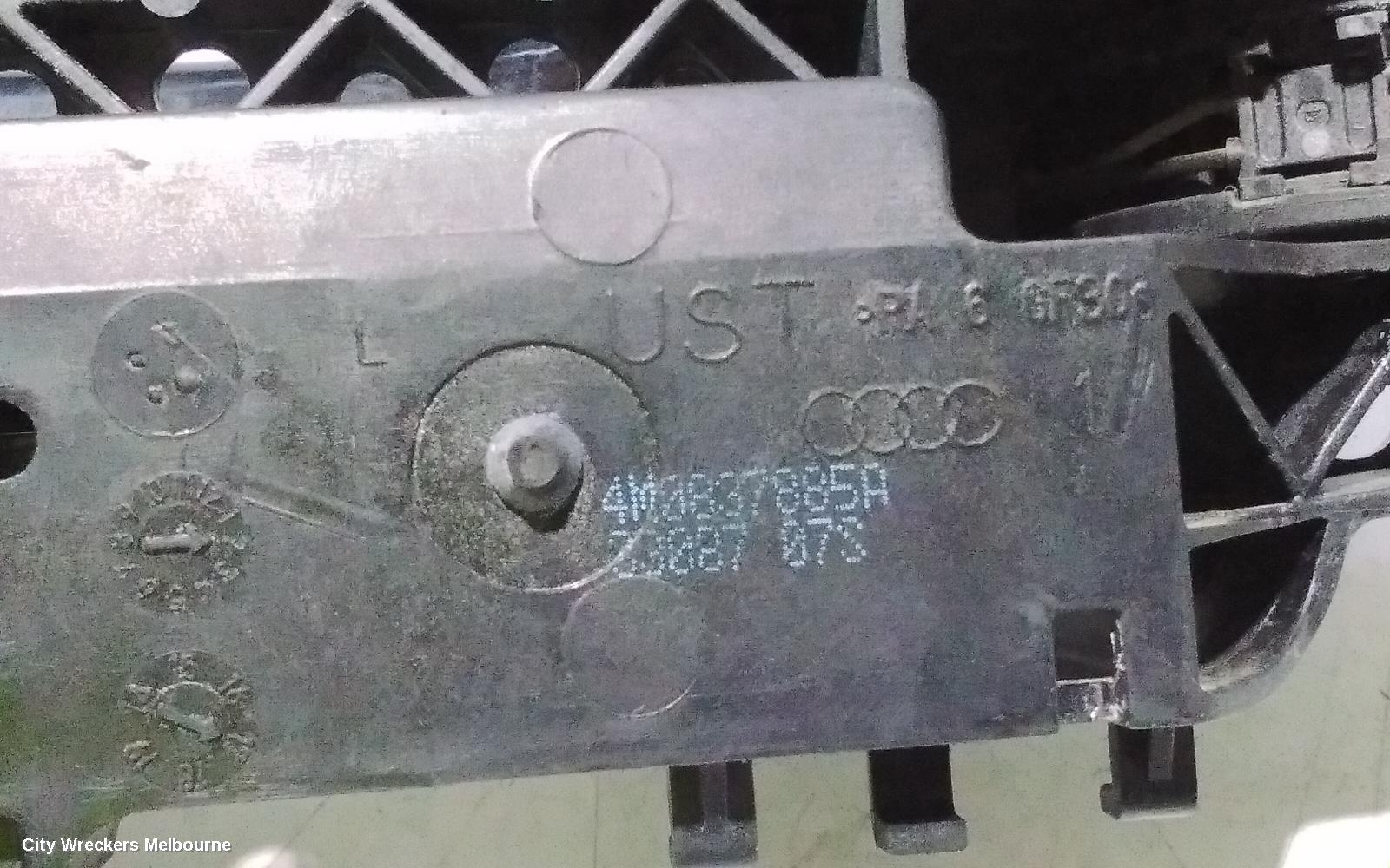 AUDI Q7 DOOR HANDLE, 4M, LH FRONT, OUTER, 07/2015 ONWARDS