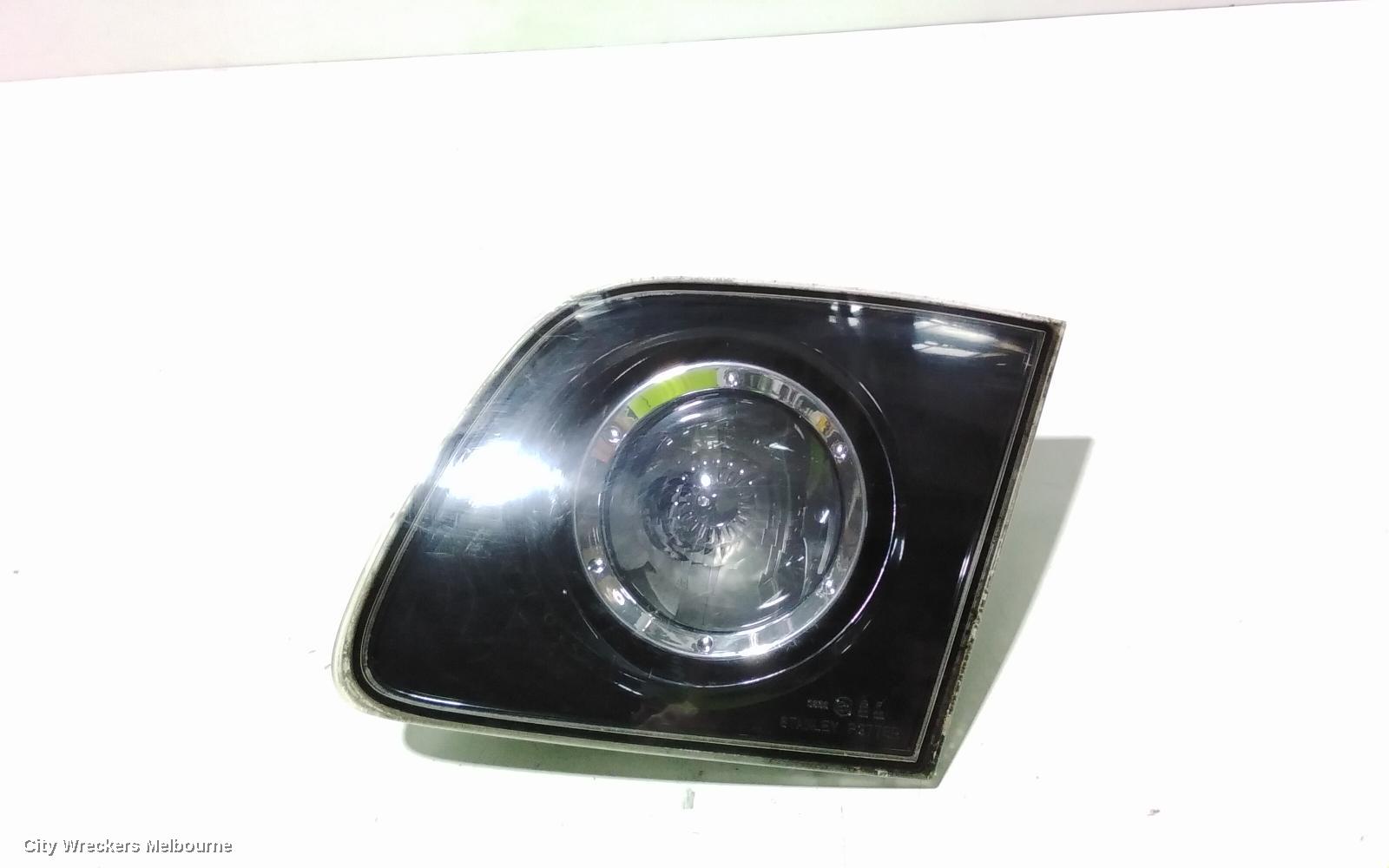 MAZDA 3 REAR GARNISH, BOOTLID LAMP (RH SIDE), 2.3, SEDAN, BK, 10/2003 - 06/2006