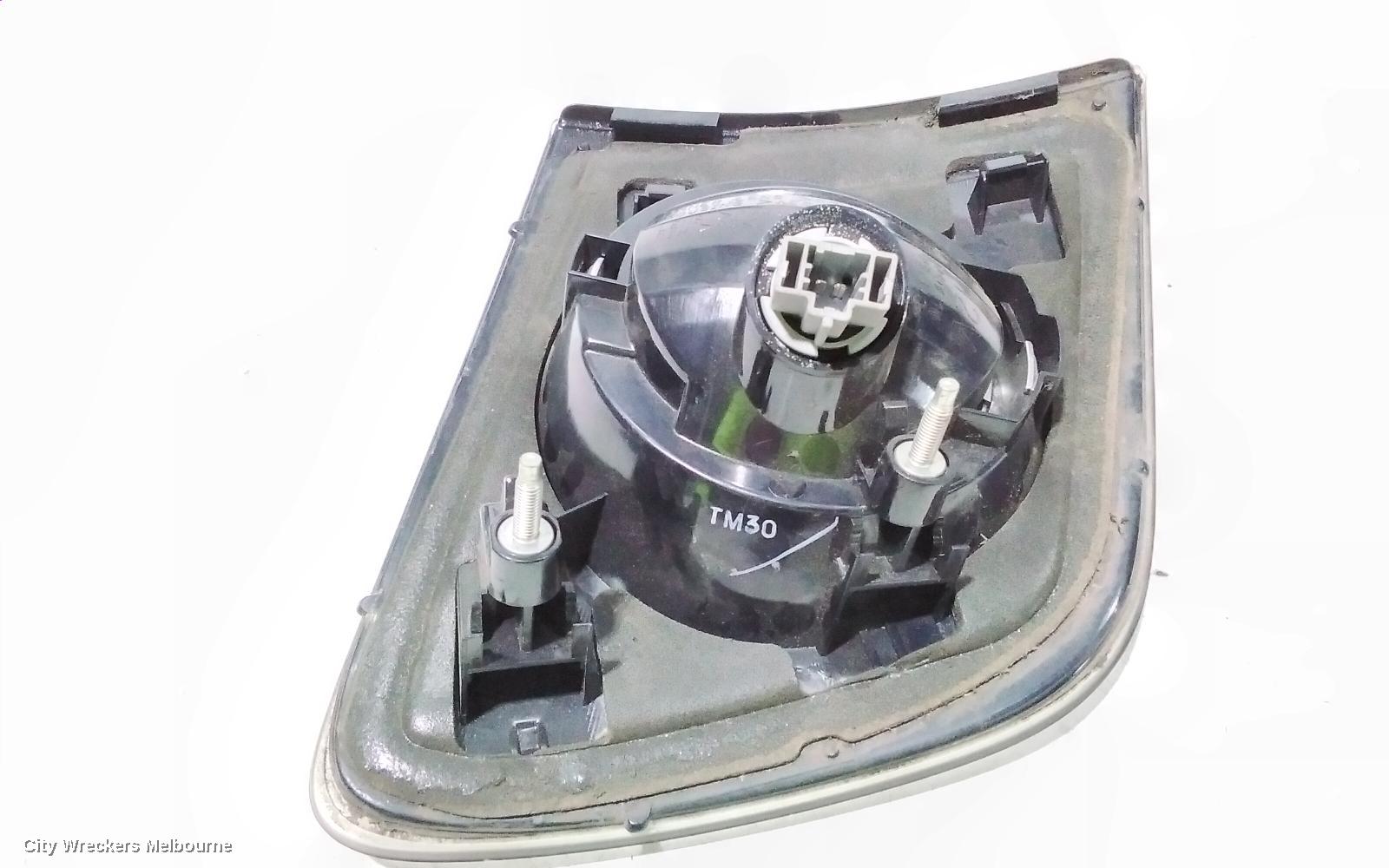 MAZDA 3 REAR GARNISH, BOOTLID LAMP (RH SIDE), 2.3, SEDAN, BK, 10/2003 - 06/2006