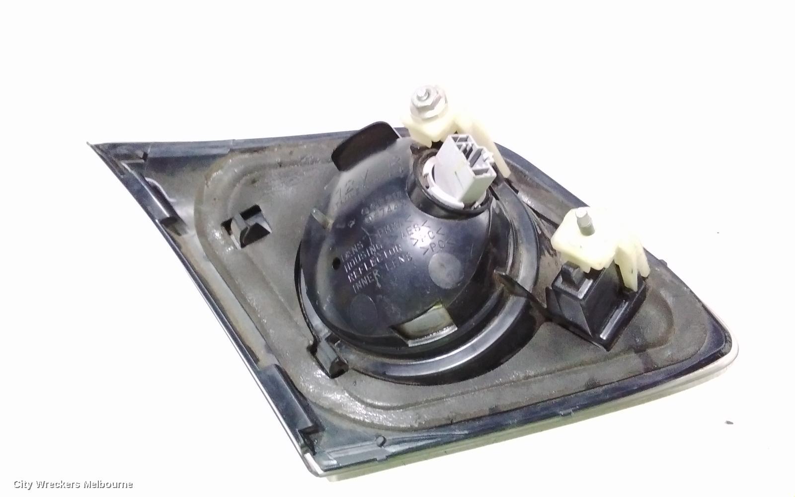 MAZDA 3 REAR GARNISH, TAILGATE LAMP (RH SIDE), 2.3, HATCH, BK, 10/2003 - 06/2006