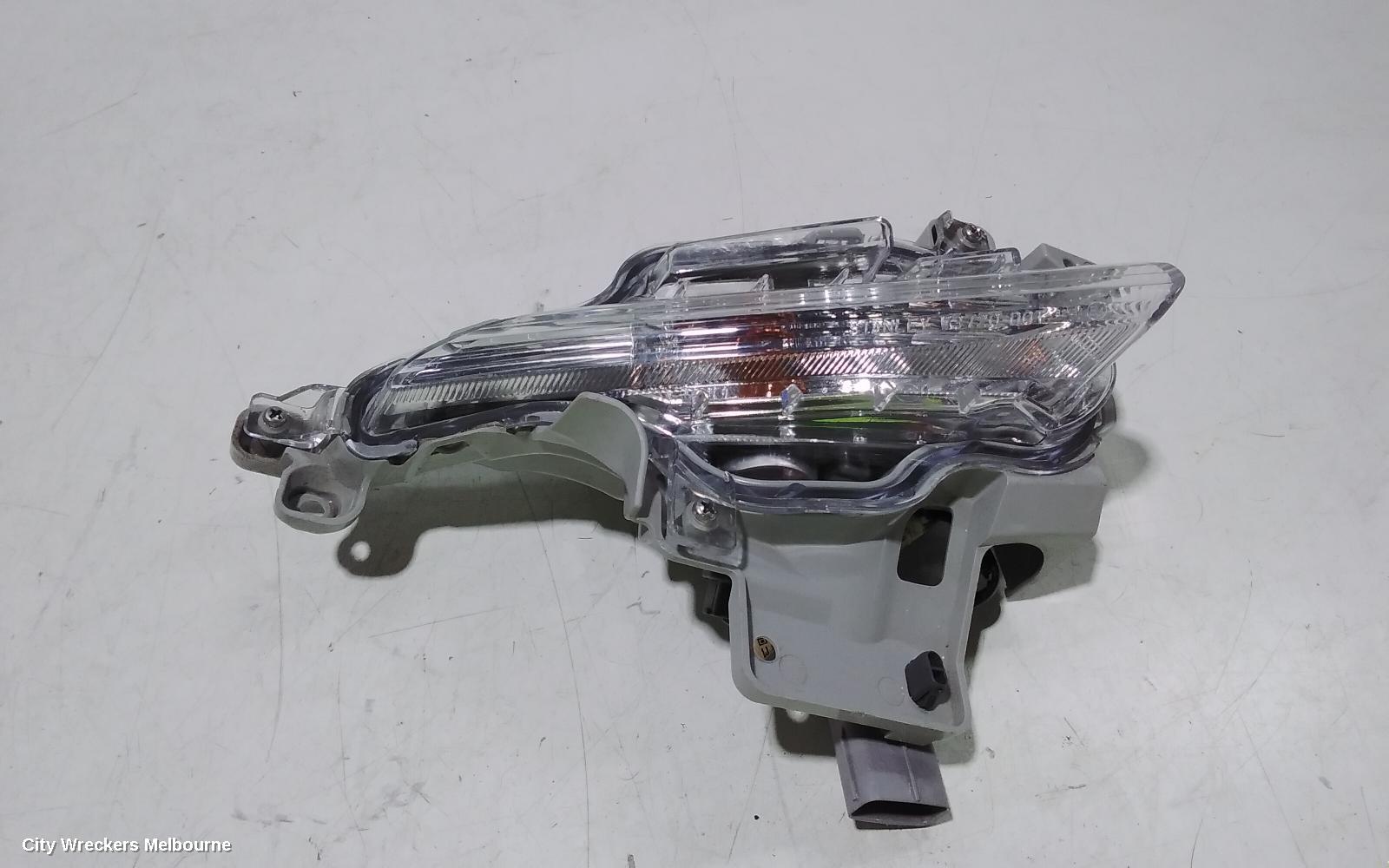 MAZDA 3 RIGHT INDICATOR/FOG/SIDE, BUMPER FLASHER, BN, 05/2016 - 02/2019