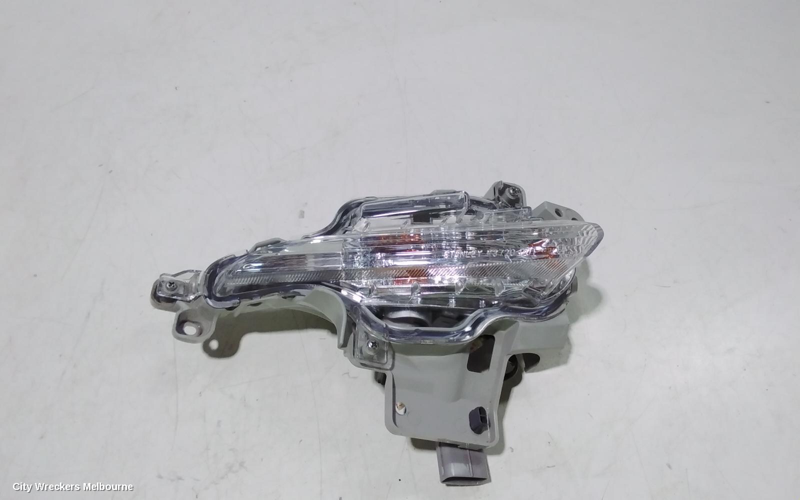 MAZDA 3 RIGHT INDICATOR/FOG/SIDE, BUMPER FLASHER, BN, 05/2016 - 02/2019