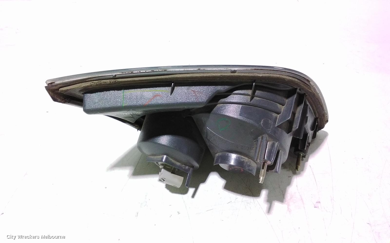 MAZDA 6 REAR GARNISH, BOOTLID LAMP (RH SIDE), GG/GY, SEDAN, 08/2005 - 11/2007