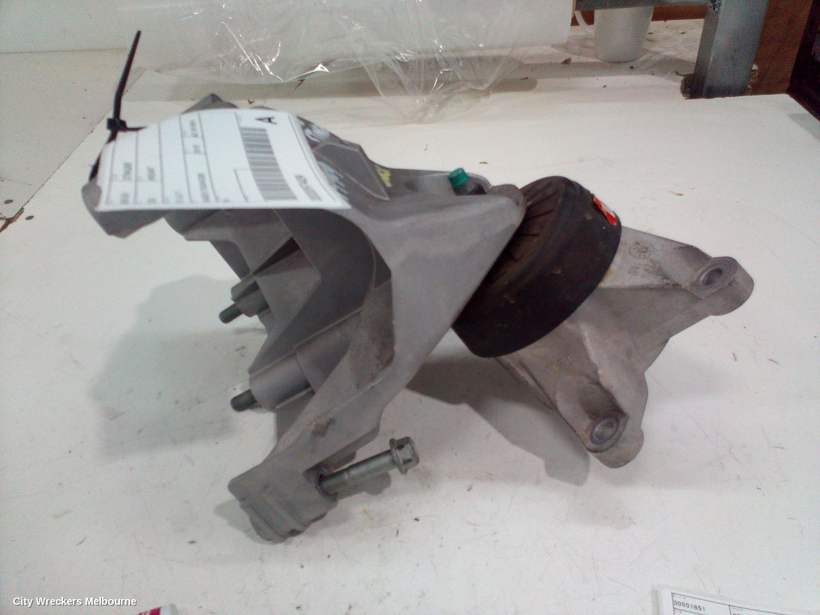 KIA STINGER MOUNT, CK, 06/2017 - 04/2023