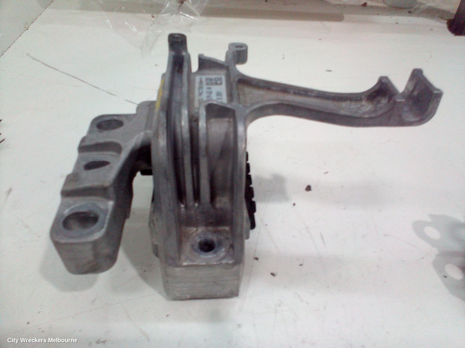 VOLKSWAGEN T-CROSS MOUNT, C1, 01/2020 ONWARDS