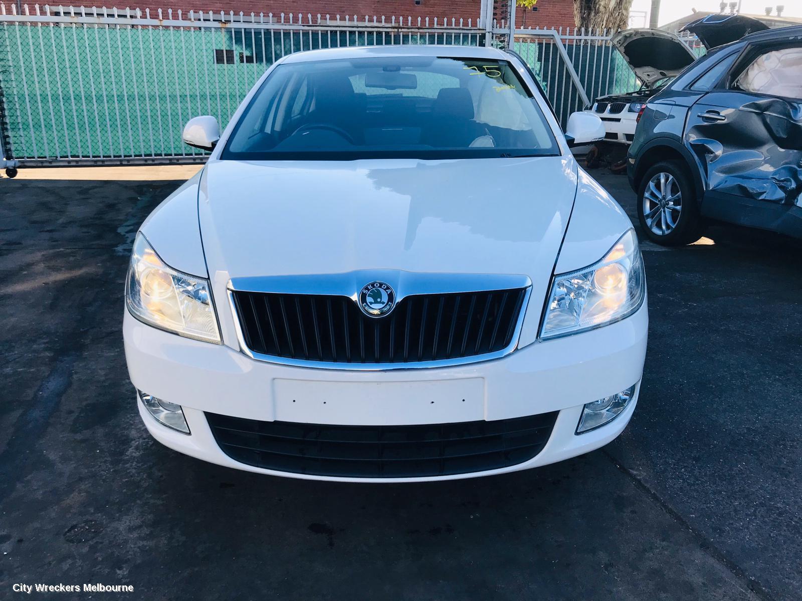 SKODA OCTAVIA RIGHT DRIVESHAFT, FRONT, MANUAL T/M, PETROL, 1.4, CAXA CODE, 1Z, 08/2010 - 10/2013
