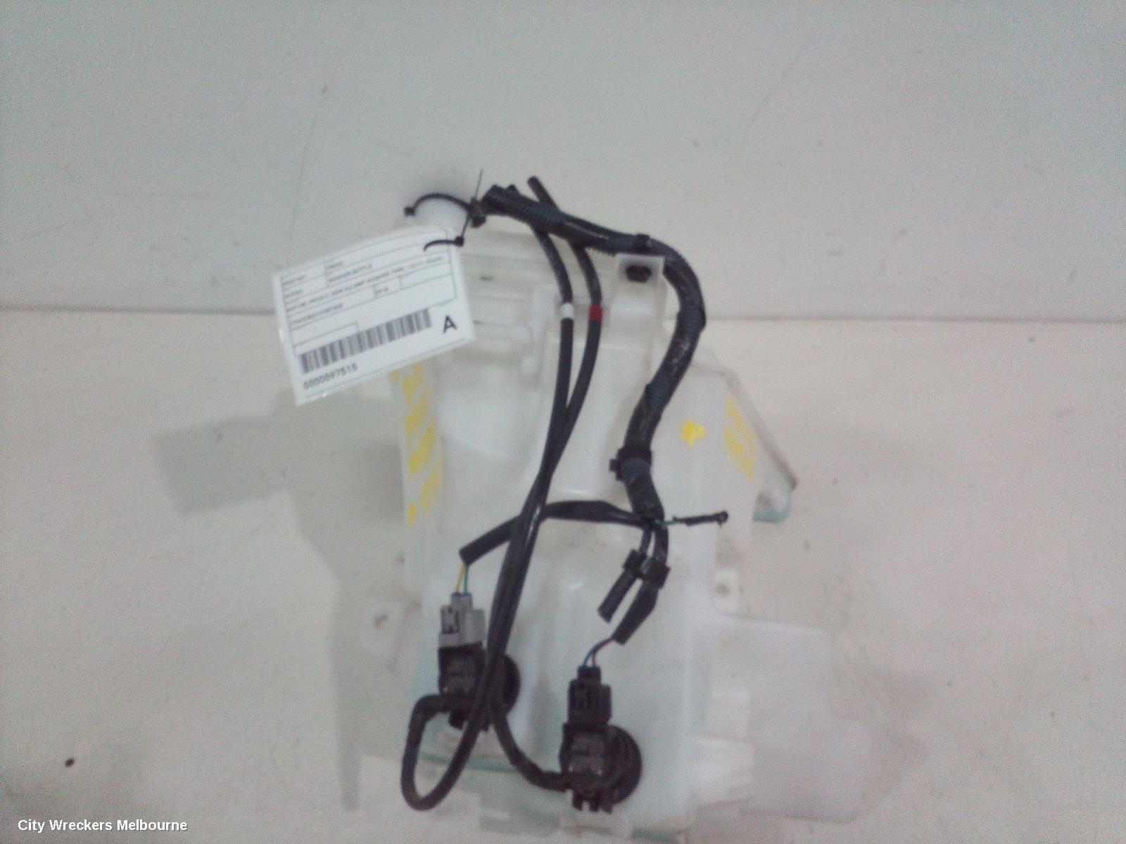 TOYOTA PRIUS WASHER BOTTLE, NHP10R, PRIUS C, NON H/LAMP WASHER TYPE, 12/2011 - 03/2020