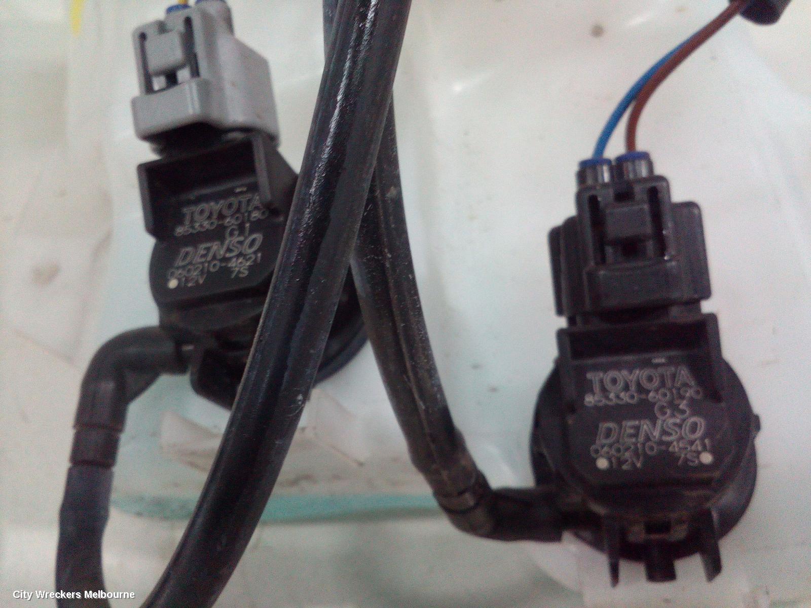 TOYOTA PRIUS WASHER BOTTLE, NHP10R, PRIUS C, NON H/LAMP WASHER TYPE, 12/2011 - 03/2020