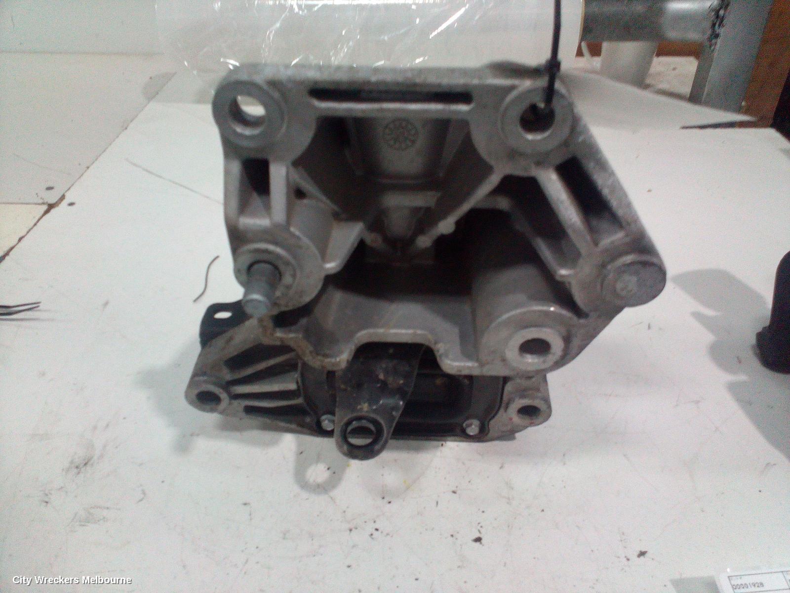 KIA SPORTAGE MOUNT, QL, 10/2015 - 08/2021