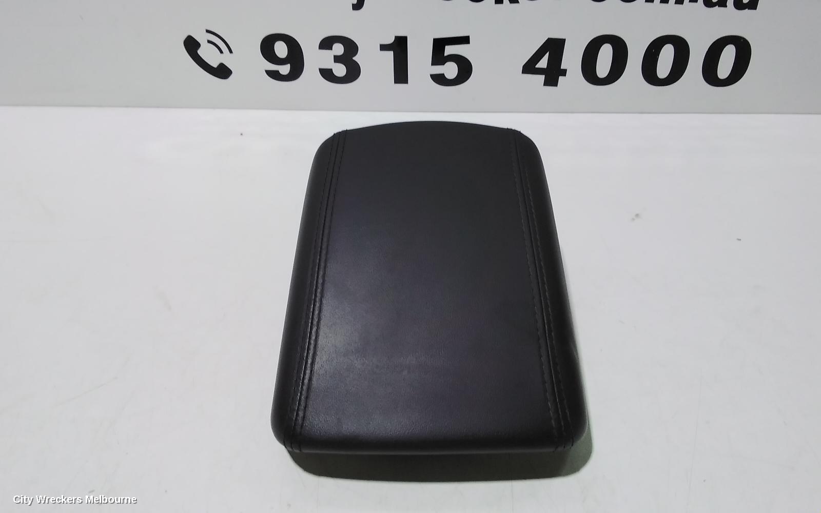 HYUNDAI TUCSON CONSOLE, CONSOLE LID ONLY, TL, W/ PARK BRAKE LEVER, 06/2015 - 01/2021