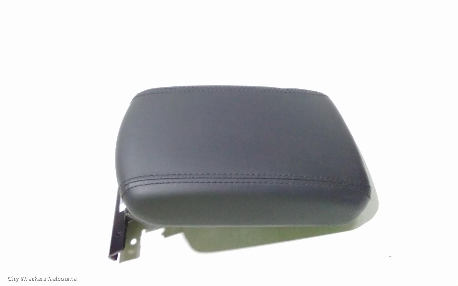 HYUNDAI TUCSON CONSOLE, CONSOLE LID ONLY, TL, W/ PARK BRAKE LEVER, 06/2015 - 01/2021