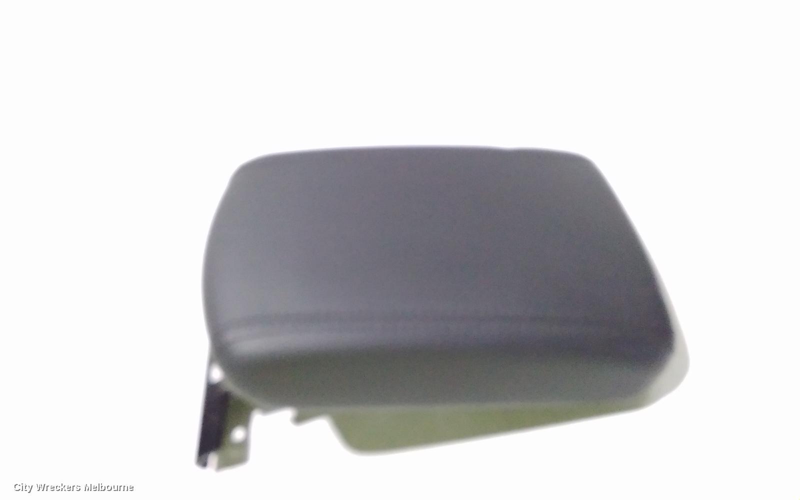 HYUNDAI TUCSON CONSOLE, CONSOLE LID ONLY, TL, W/ PARK BRAKE LEVER, 06/2015 - 01/2021