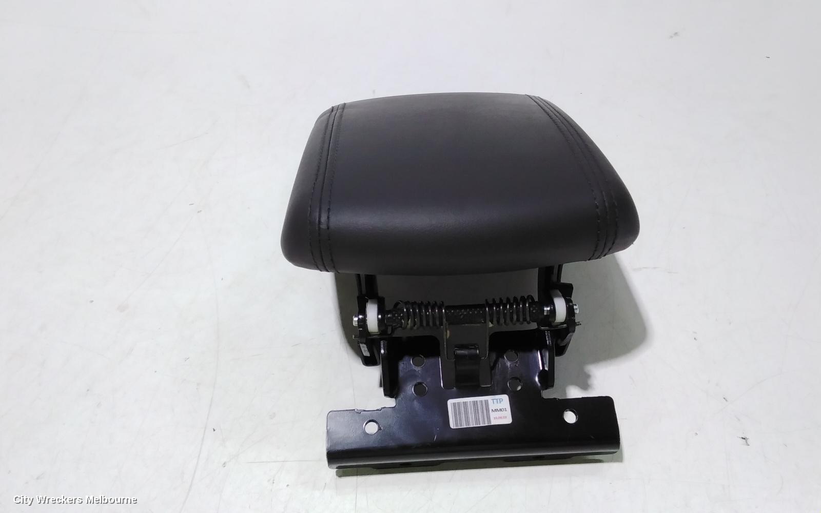 HYUNDAI TUCSON CONSOLE, CONSOLE LID ONLY, TL, W/ PARK BRAKE LEVER, 06/2015 - 01/2021