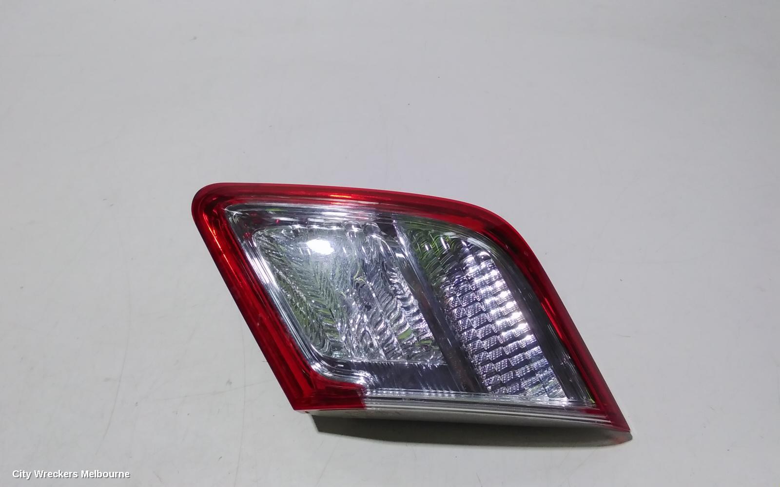 TOYOTA CAMRY REAR GARNISH, BOOTLID LAMP (RH SIDE), HYBRID, LED TYPE, AHV40, 12/2009 - 11/2011