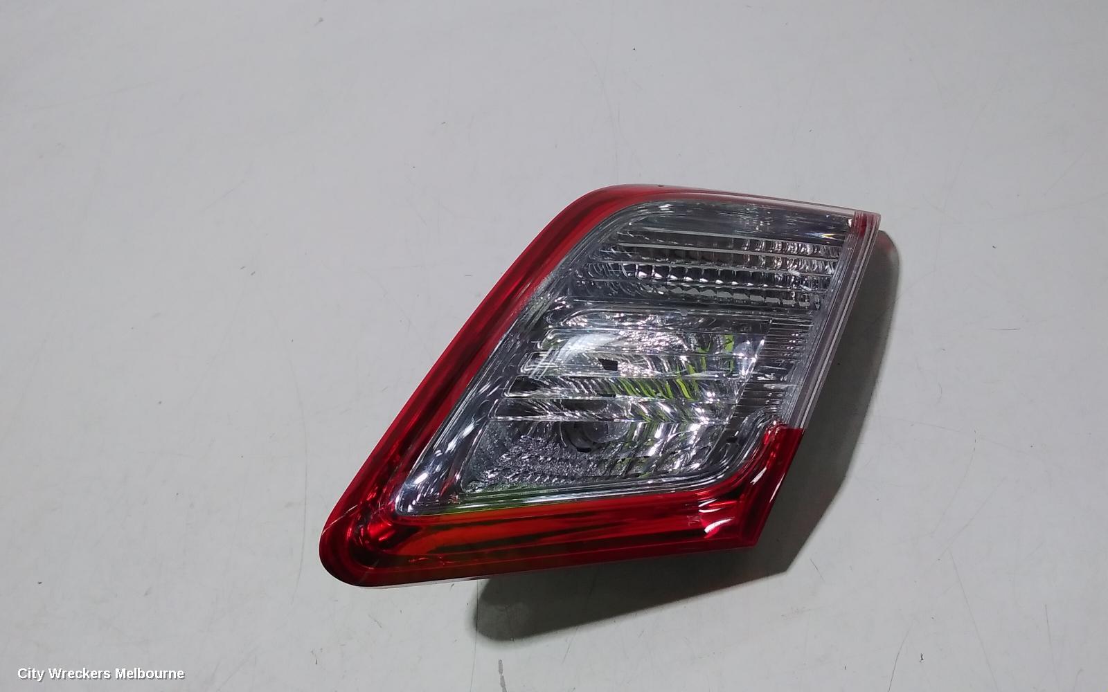 TOYOTA CAMRY REAR GARNISH, BOOTLID LAMP (RH SIDE), HYBRID, LED TYPE, AHV40, 12/2009 - 11/2011