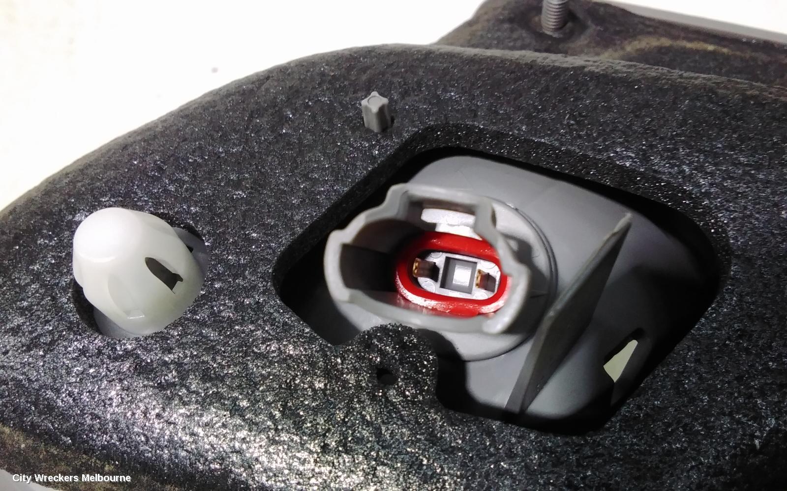 TOYOTA CAMRY REAR GARNISH, BOOTLID LAMP (RH SIDE), HYBRID, LED TYPE, AHV40, 12/2009 - 11/2011