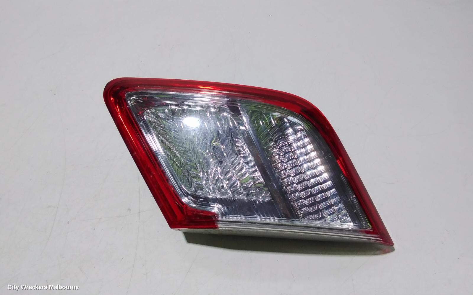 TOYOTA CAMRY REAR GARNISH, BOOTLID LAMP (RH SIDE), HYBRID, LED TYPE, AHV40, 12/2009 - 11/2011