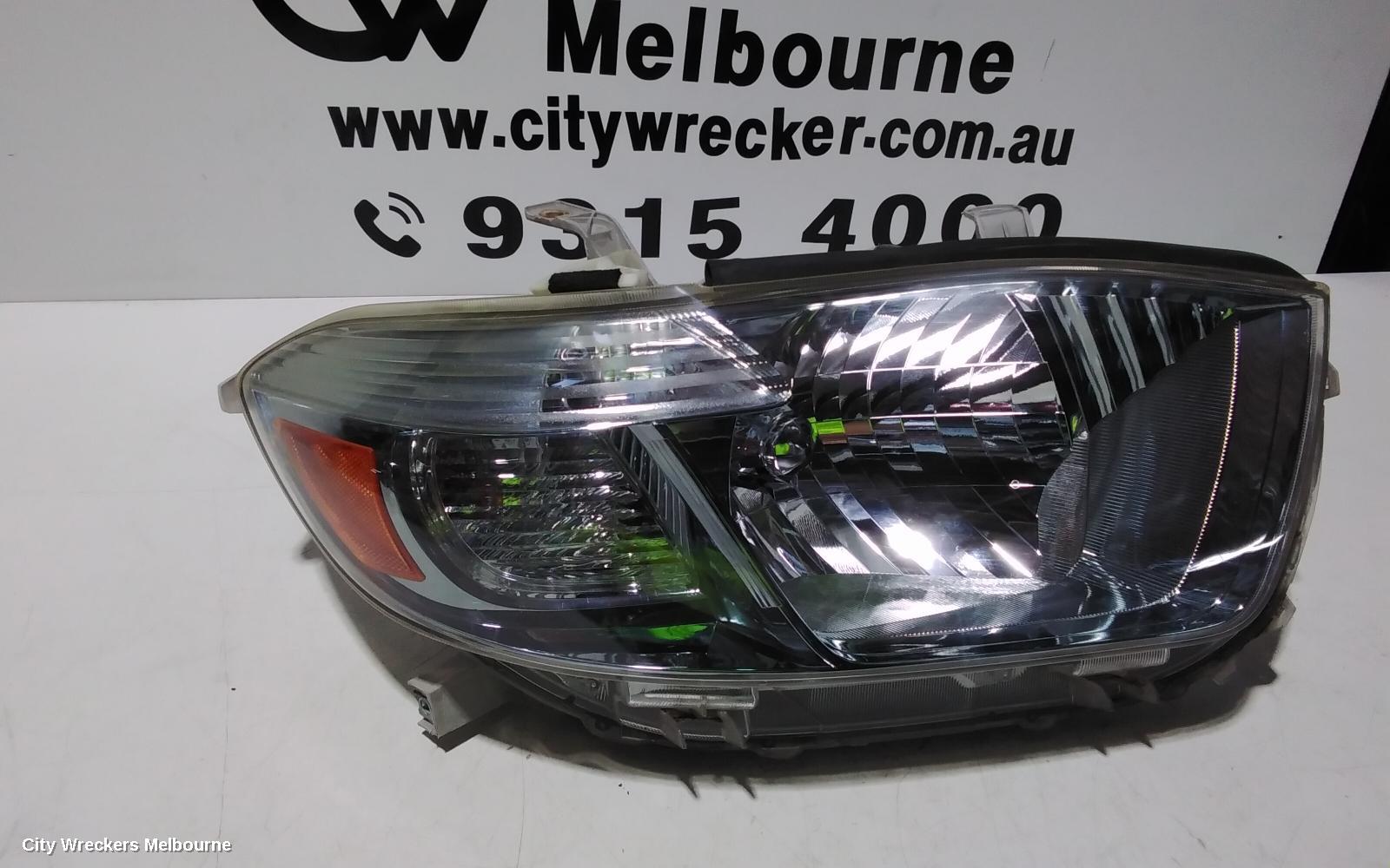 TOYOTA KLUGER RIGHT HEADLAMP, GSU40-GSU45, SMOKED LENS TYPE, 05/2007 - 09/2010