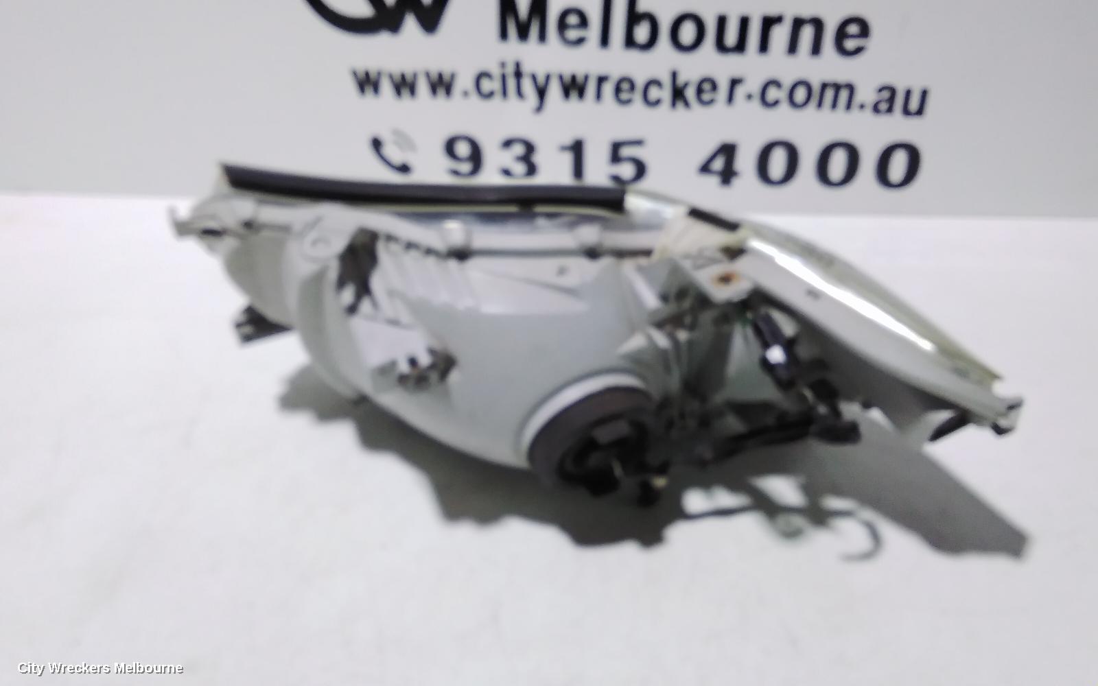 TOYOTA KLUGER RIGHT HEADLAMP, GSU40-GSU45, SMOKED LENS TYPE, 05/2007 - 09/2010