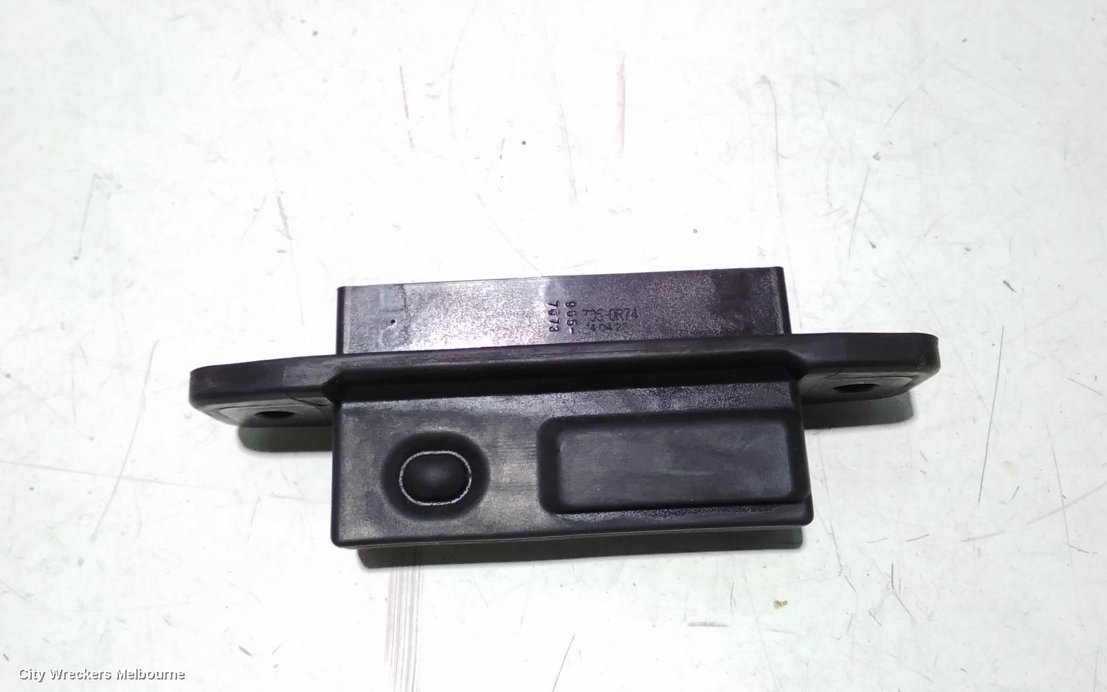 TOYOTA KLUGER, XU50 SERIES, 03/2014 - 02/2021, TAILGATE SWITCH BUTTON: 97694