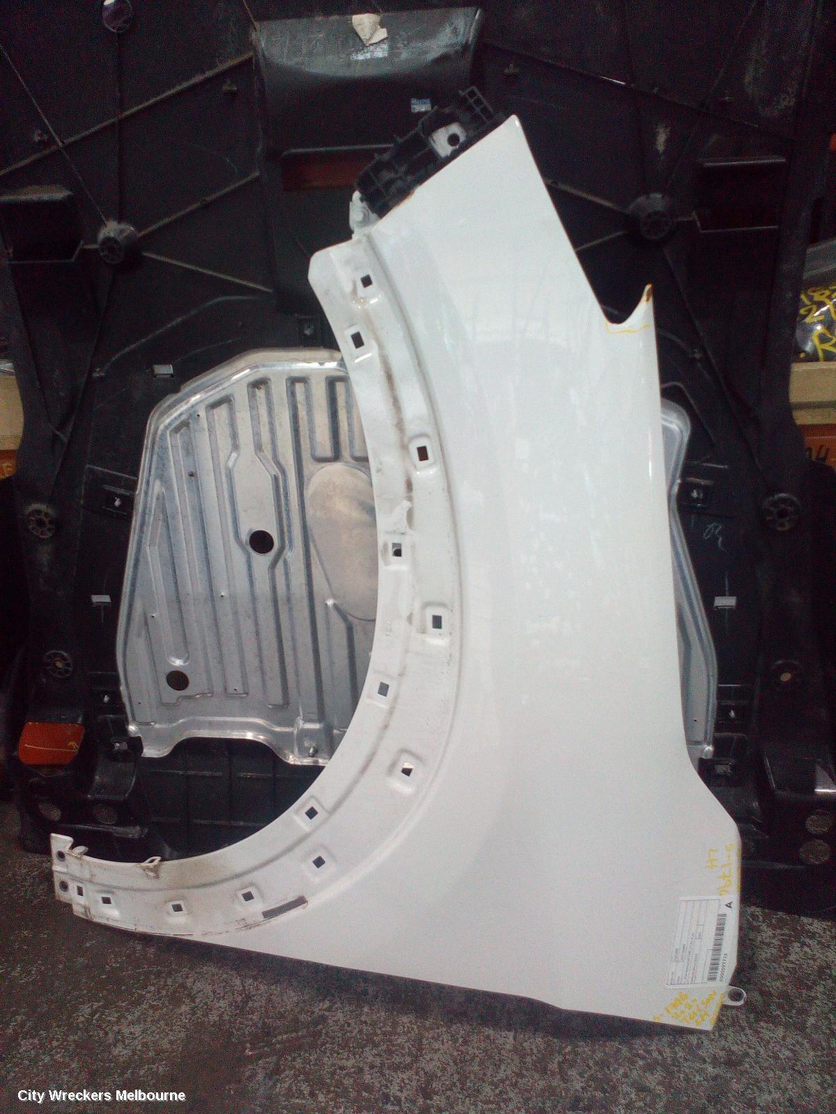 HYUNDAI TUCSON LEFT GUARD, TL, NON INDICATOR TYPE, 07/2015 - 01/2021