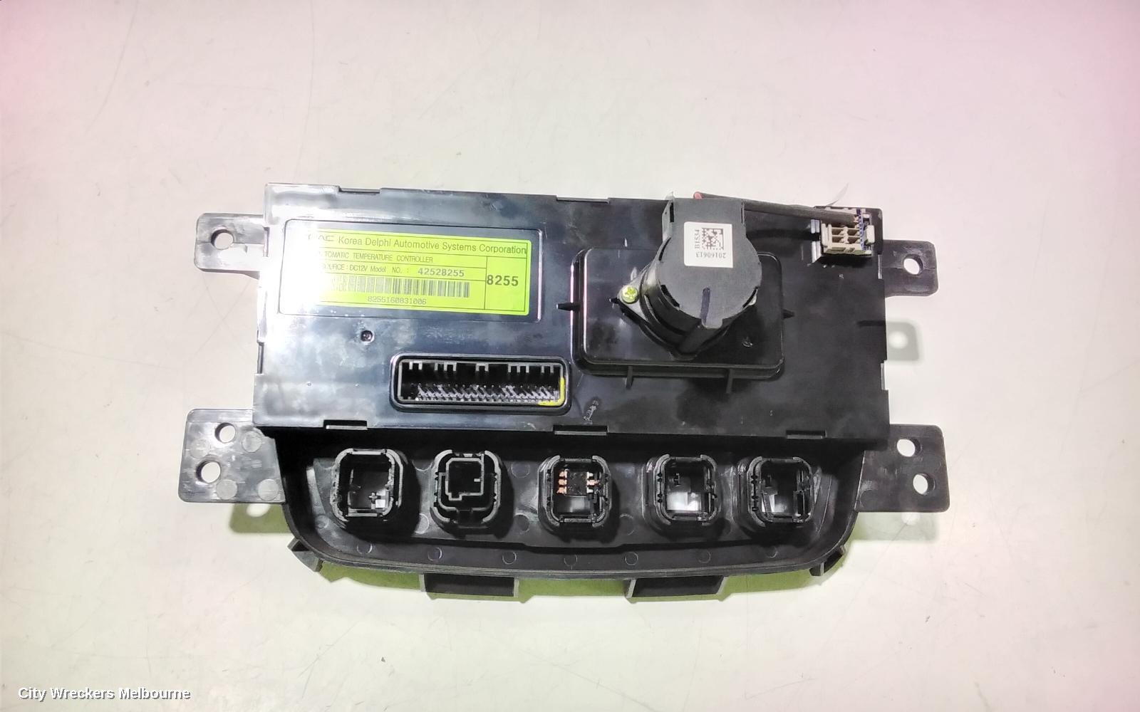 HOLDEN CAPTIVA HEATER/AC CONTROLS, DUAL ZONE CLIMATE CONTROL TYPE ONLY, NON PARK ASSIST/NON REAR A/C BUTTON TYPE, CG, 01/2014 - 06/2018