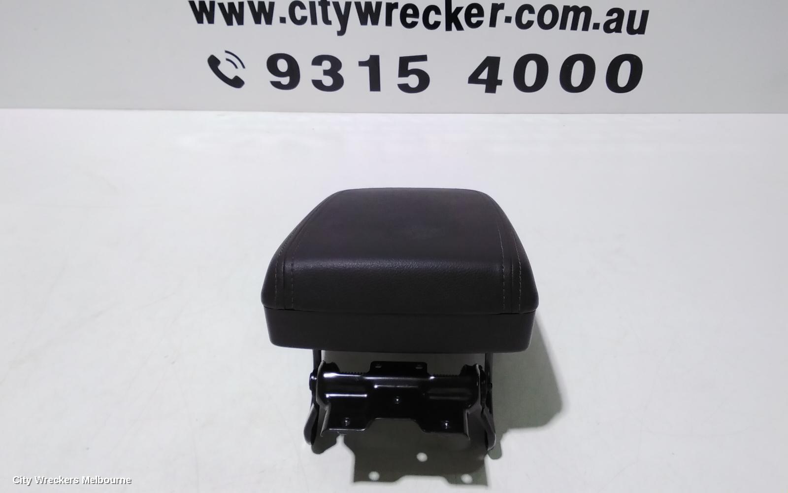 HOLDEN CAPTIVA CONSOLE, CG, LEATHER, BLACK, 01/2011 - 06/2018