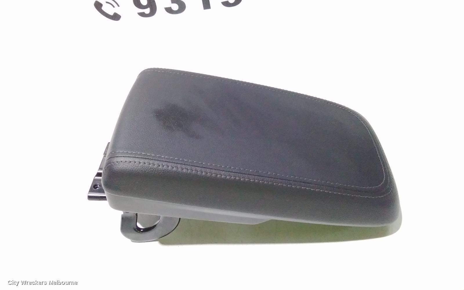 HOLDEN CAPTIVA CONSOLE, CG, LEATHER, BLACK, 01/2011 - 06/2018