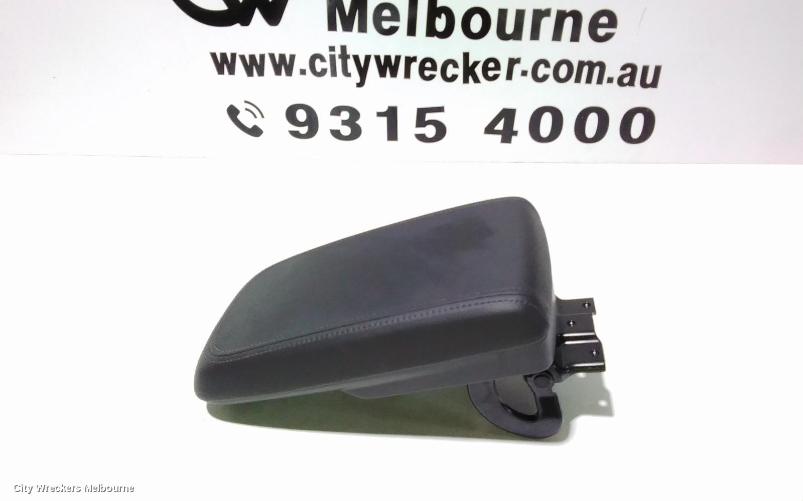 HOLDEN CAPTIVA CONSOLE, CG, LEATHER, BLACK, 01/2011 - 06/2018