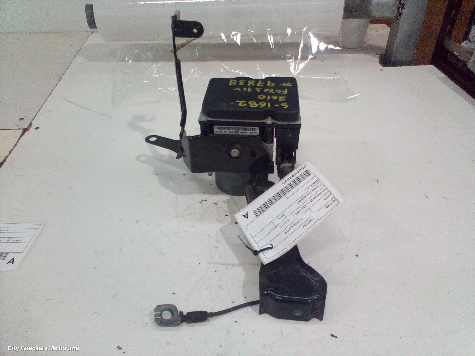 SUBARU FORESTER ABS PUMP/MODULATOR, P/N 27596SC012, VDC TYPE, 02/2008 - 12/2012